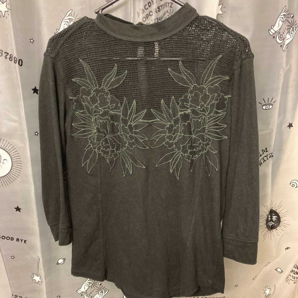 FREE PEOPLE black top with flower detail and mesh